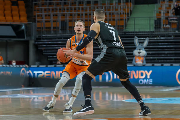 帮助球队拉 帮助球队拉